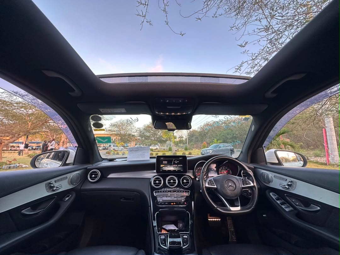 Mercedes benz thumbnail 6
